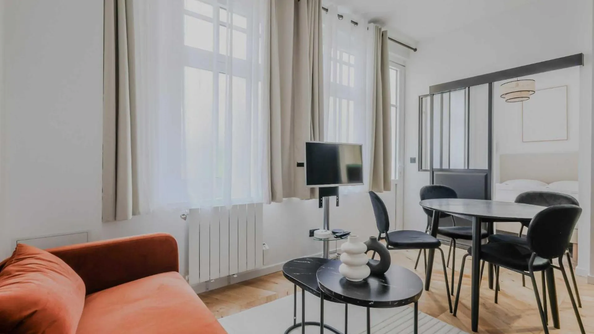 Elegant Apartment - 1Bd-2P - Pantheon contacts
